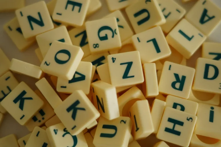 What is a Scrabble tiles generator and how does it work?